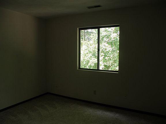 5th image of 20 Cherry Hill Ct #106