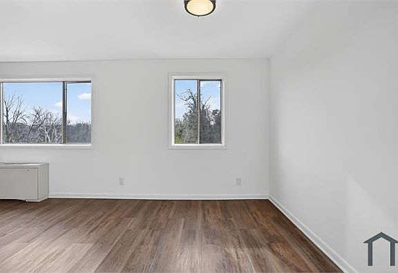 2nd image of 4570 Macarthur Blvd NW APT 208