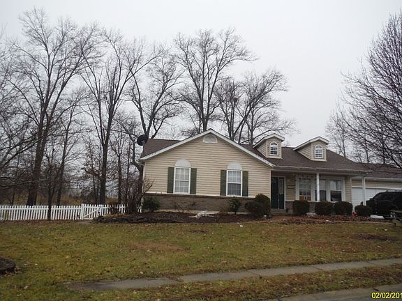 3rd image of 1055 Huntington Dr