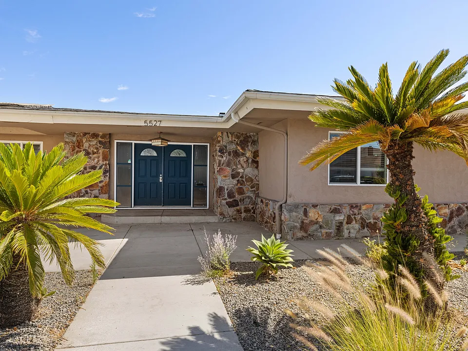 5527 Dorothy Dr