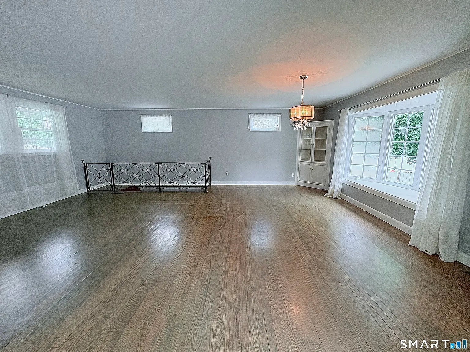 3 bed, 1.0 bath, 1276 sqft, $3,400 — Photo 4