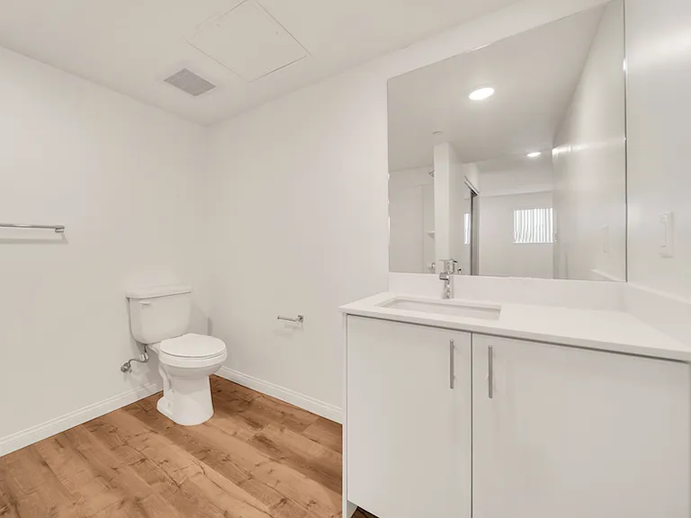 11514 Cumpston St #401 — Photo 7