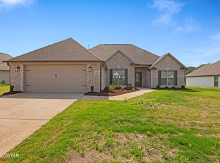 93 Garrison Dr, Jackson, TN 38305