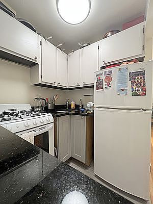 4th image of 415 E 90th St APT 2C