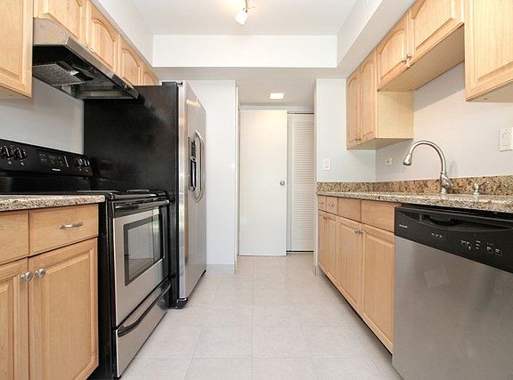 5th image of 517 Eagle Ct #517
