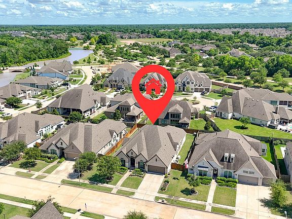 2nd image of 30411 Garden Glenn Ct