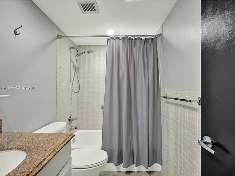 950 Hillcrest Dr #414 — Photo 22