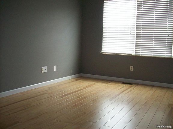 5th image of 24640 N Meadow Dr