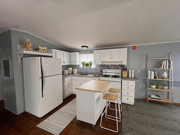 2nd image of 304 Hayes St W #59