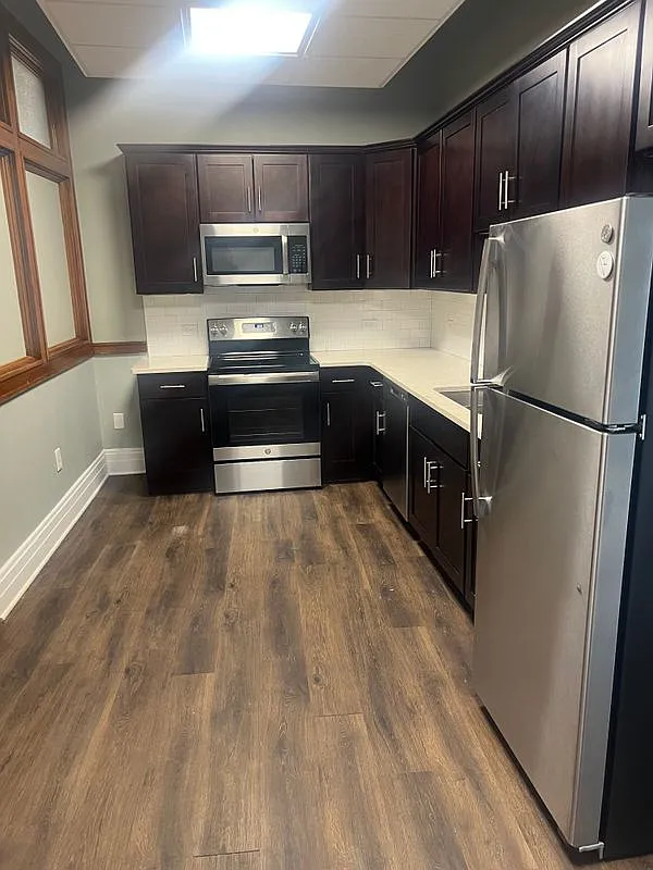 1 bed, 1.0 bath, 647 sqft, $882 — Photo 4