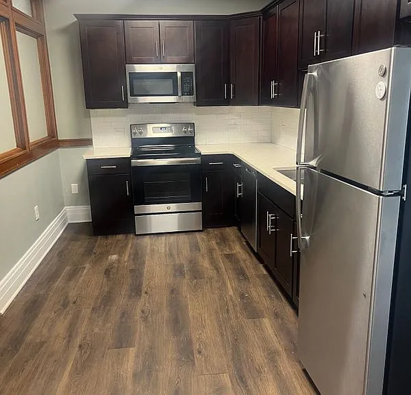 1377 Main St #3 — Photo 4