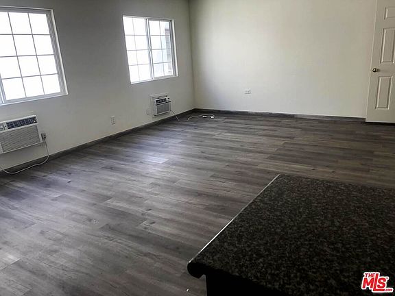5th image of 133 S Crescent Dr APT 10