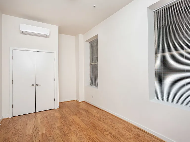 For Rent: Downtown Elegance at 605 Park Ave Your Urban Haven Awaits! — Photo 38