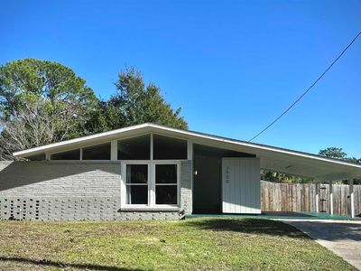 3500 Seabreeze Dr, Pensacola, FL, 32503