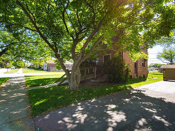 3rd image of 10160 S Homan Ave