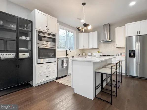 6621 Hallwood Ave, Falls Church, VA 22046