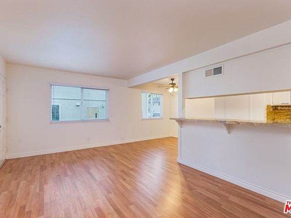 4th image of 652 Paseo Esmeralda