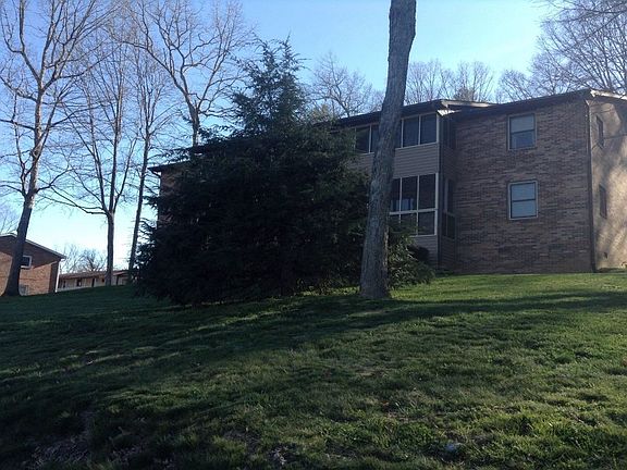 2nd image of 10 Ardis Ln