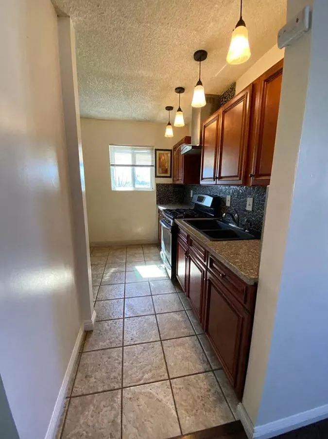 13896 Milton Ave. — Photo 2