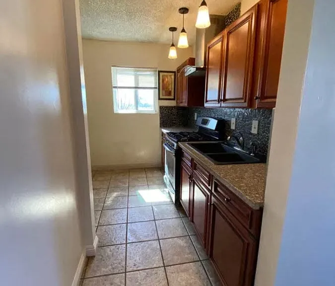 13896 Milton Ave. — Photo 2