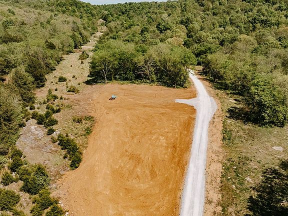 5th image of 2970 Spring Place Rd
