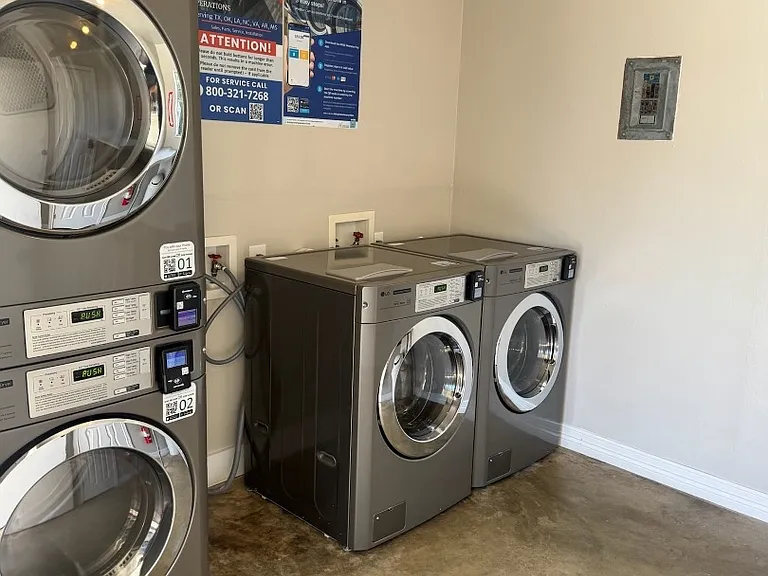 Tuscan Springs Apartments — Photo 5