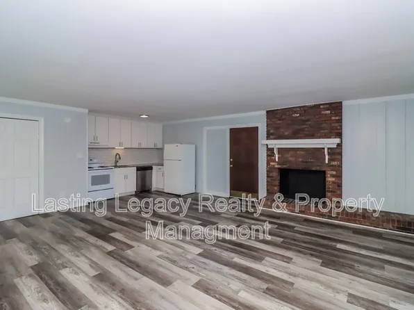 2325 15th St NE, Hickory, NC 28601
