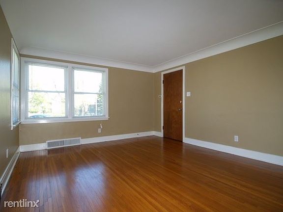 365-369-potters-rd-buffalo-ny-living-room