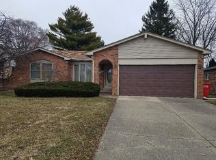 38550 Gainsborough Dr, Clinton Township, MI