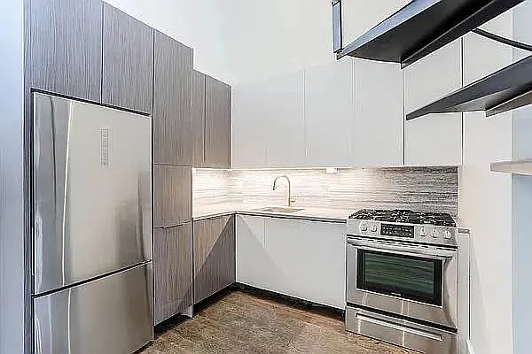 Rented by Brooklyn Group | media 18