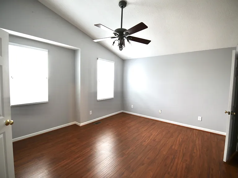 4400 Greensbury Dr — Photo 31