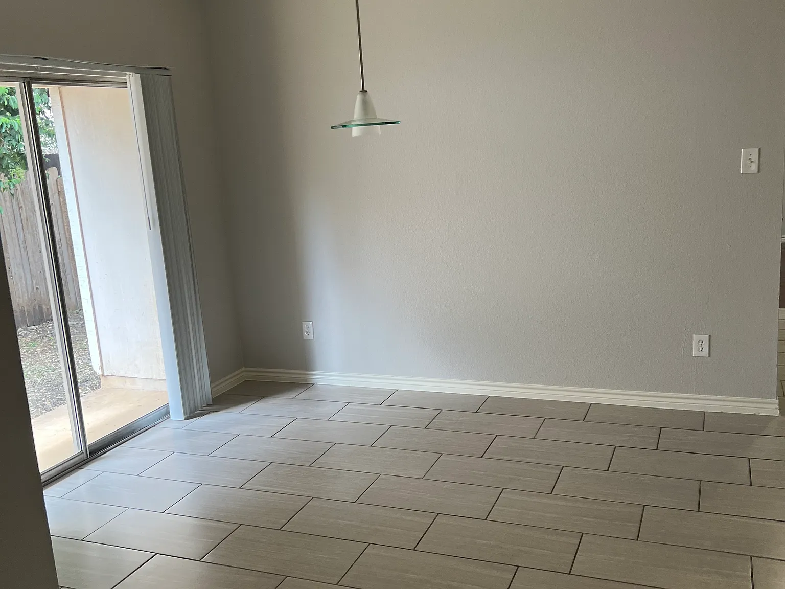 3 bed, 1176 sqft, $1,675 — Photo 3