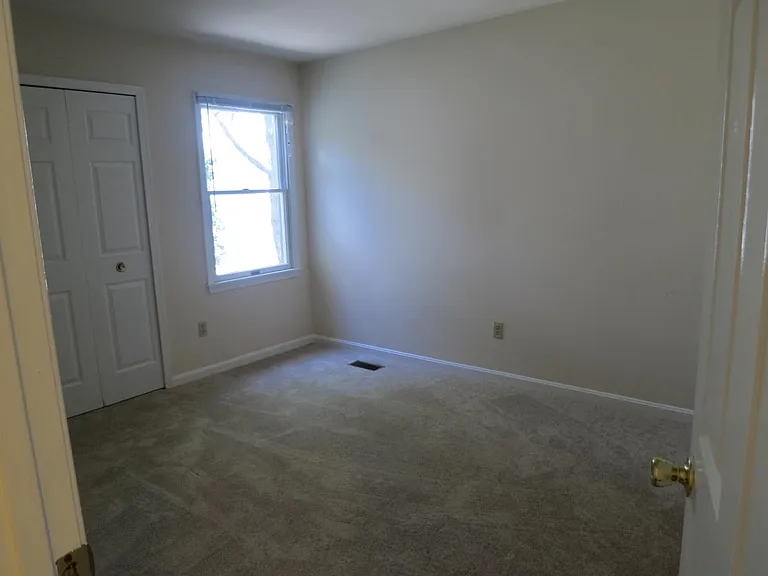 Middle Bedroom