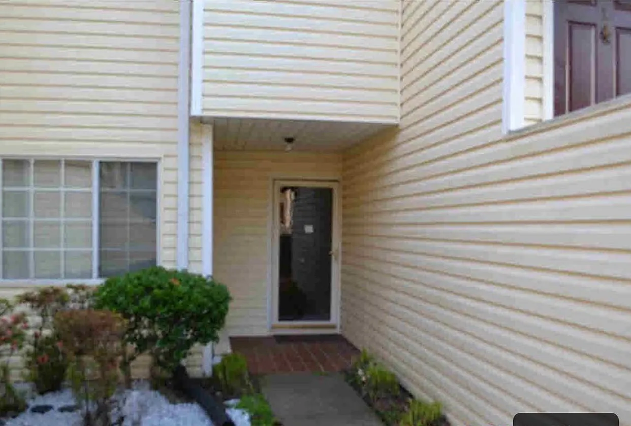 1155 Old Monrovia Rd NW — Photo 1