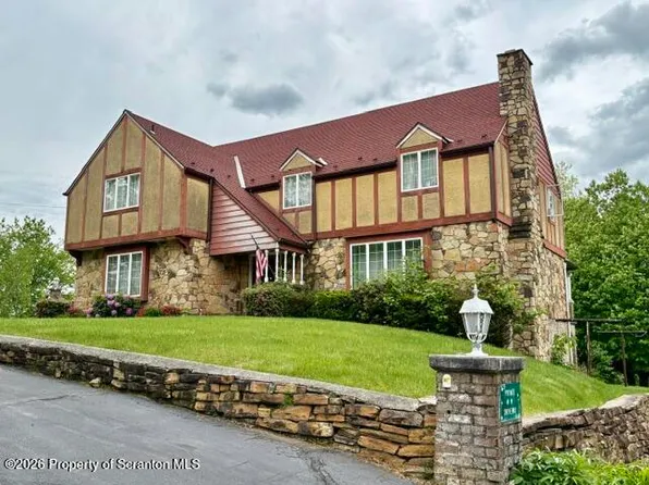 828 Glenwood Rd, Old Forge, PA 18518