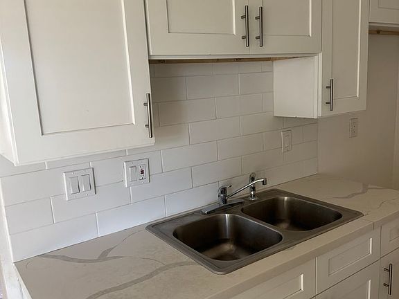 4th image of 205 E Clifton Ave APT 17
