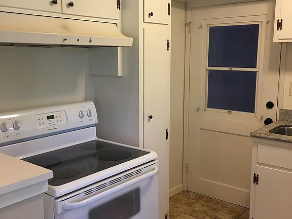 5th image of 455 University Ave