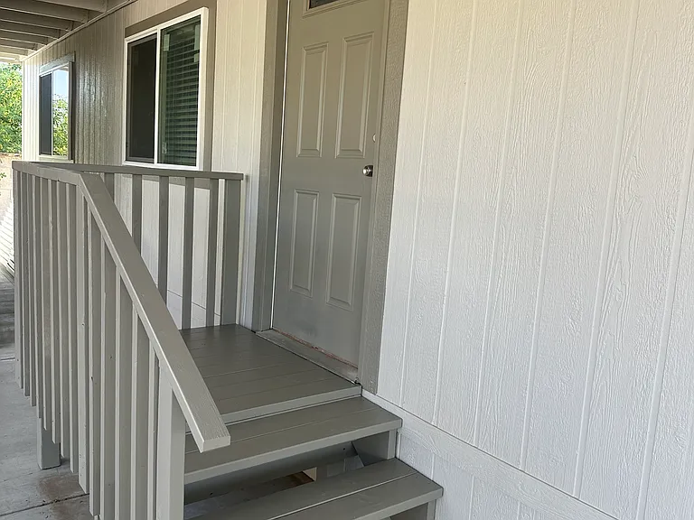 1946 Castleberry Ln — Photo 11