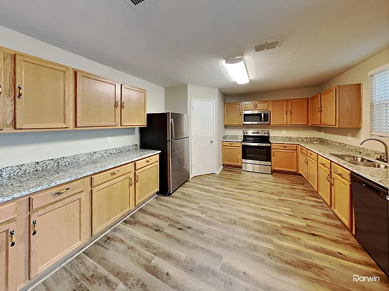 9200 Troy Dr — Photo 2