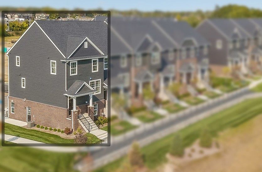 Trenton End Unit on 6 Unit Building