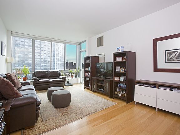 2nd image of 4630 Center Blvd APT 1107
