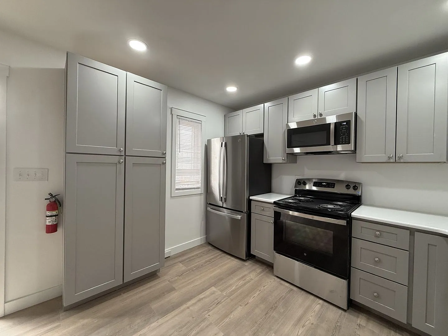 Biscayne/Sarasota 2 Bedroom Townhome newly renovated for you! — Photo 4