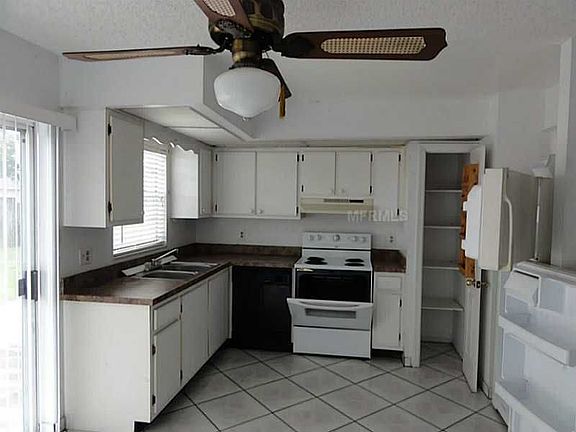 2nd image of 117 Poinsettia Dr