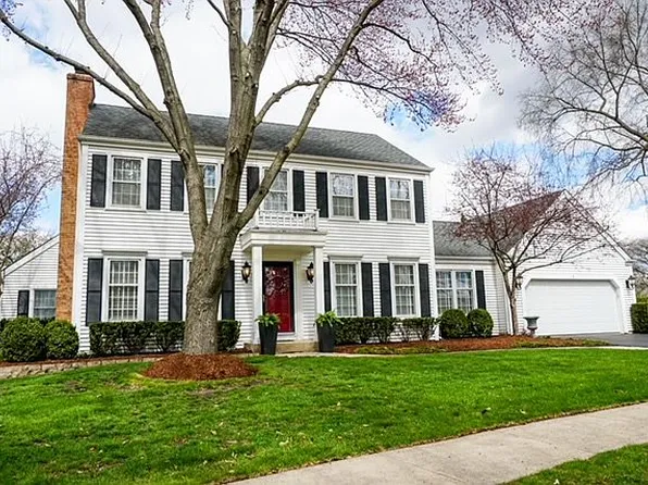 3 Southgate Crse, Saint Charles, IL 60174