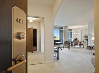 5250 Lakeshore Rd #401, Burlington, ON L7L 5L2