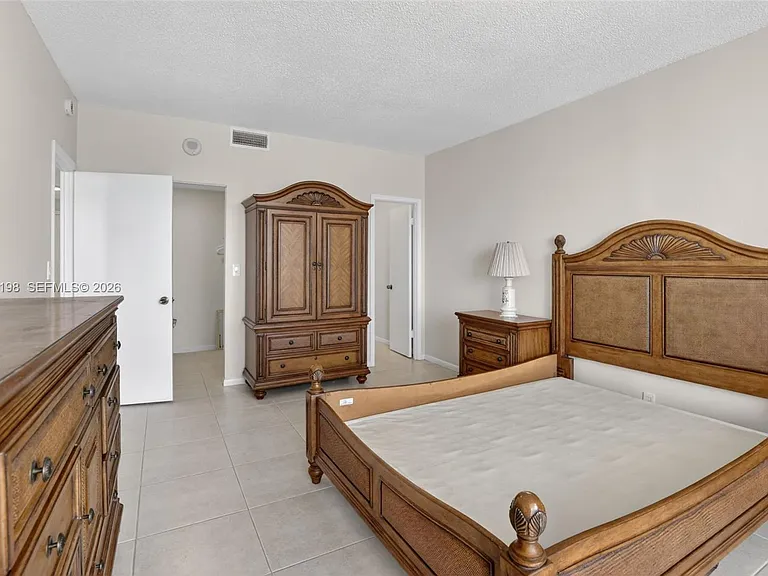1817 S Ocean Dr #Penthouse 19 — Photo 18