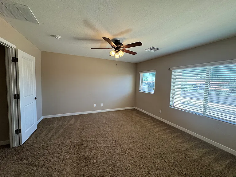 1147 E Cedar St — Photo 11