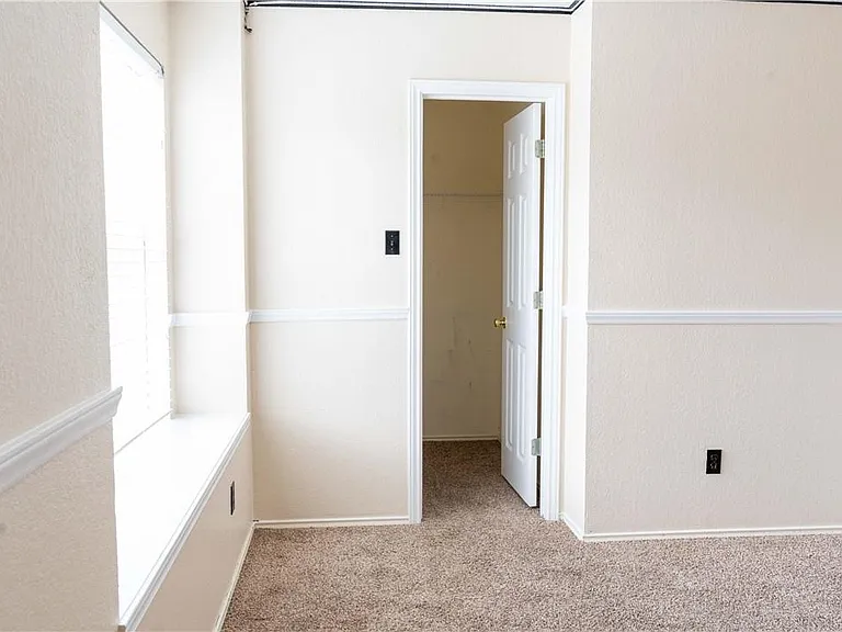 1608 Diana Dr — Photo 21