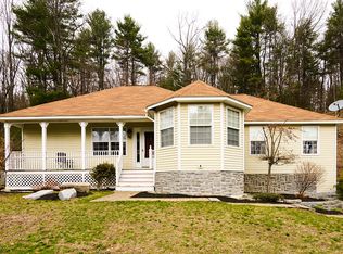 15 Pierce St, Pepperell, MA 01463