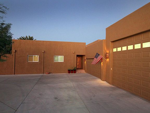 3rd image of 7030 N Giaconda Way